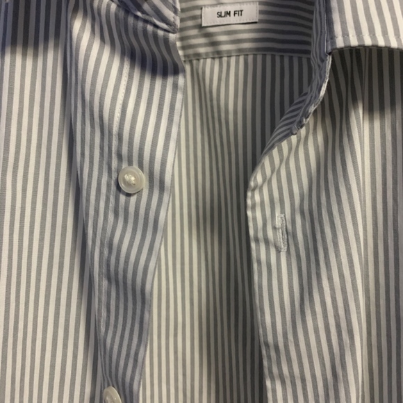 Uniqlo Shirt - Picture 2 of 3